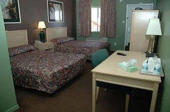Bradford Inn & Suites Мидланд Екстериор снимка